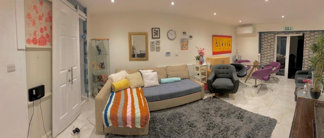 Hendon Homestay Екстериор снимка